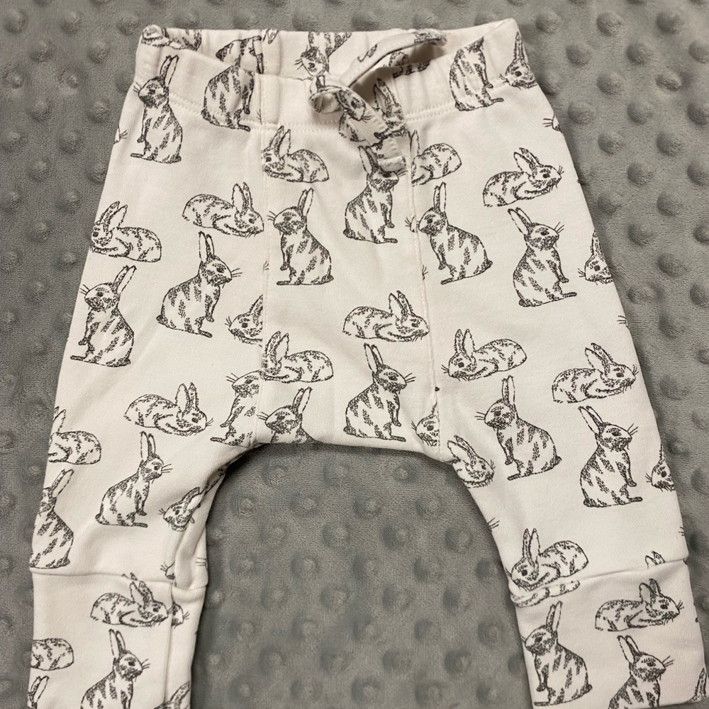 Kate Quinn 3-6M Cream Bunny Print Pants - EUC